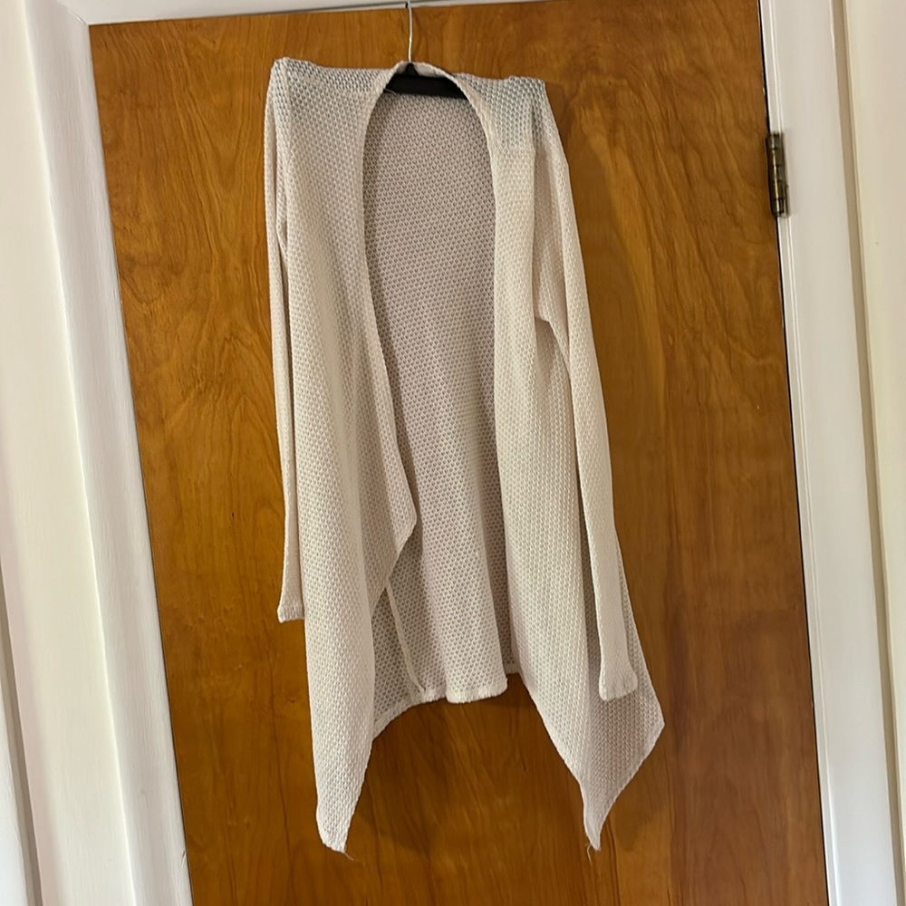 Women’s VOLCOM Off-white long sleeve shrug size XS (0/2)